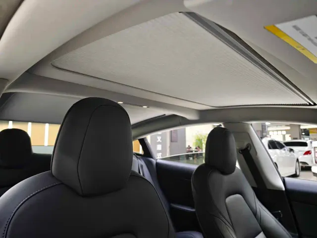 Tesla Model 3 — Фото автомобиля 17