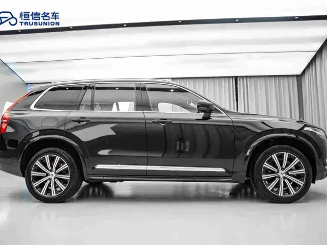 Volvo XC90 — Фото автомобиля 4