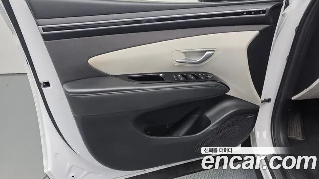 Hyundai Tucson Tucson (NX4) Бензин 1.6 турбо 2WD — Фото автомобиля 24