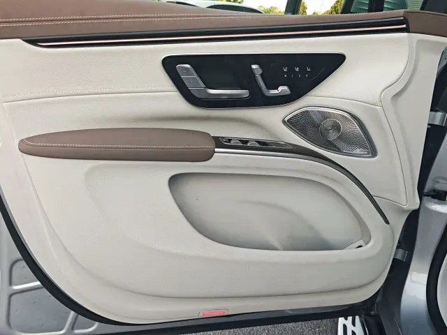 Mercedes-Benz EQS SUV — Фото автомобиля 23