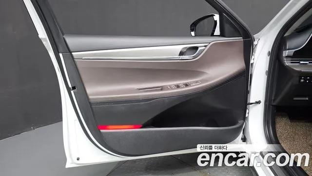Hyundai Grandeur New — Фото автомобиля 13
