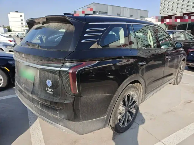 Hongqi HS7 PHEV — Фото автомобиля 6