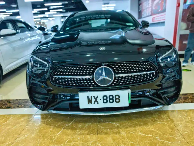 Mercedes-Benz E-Class — Фото автомобиля 2