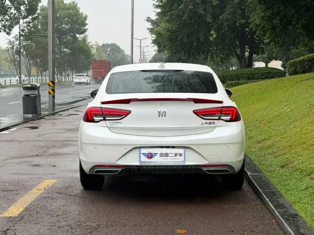 Buick Regal — Фото автомобиля 5