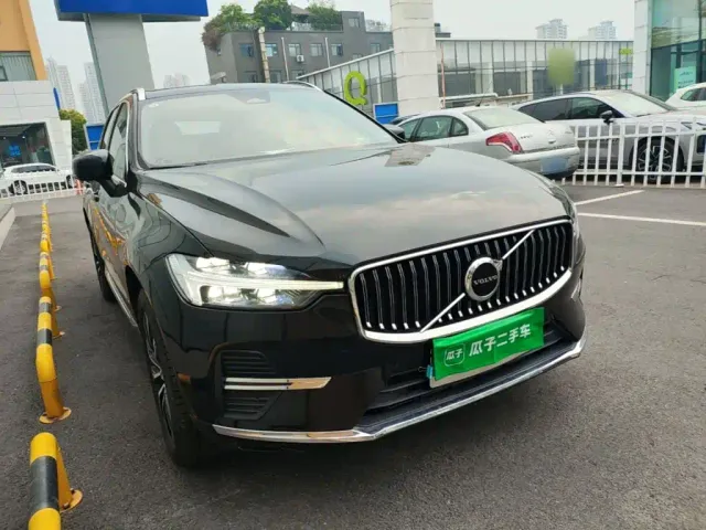 Volvo XC60 — Фото автомобиля 3