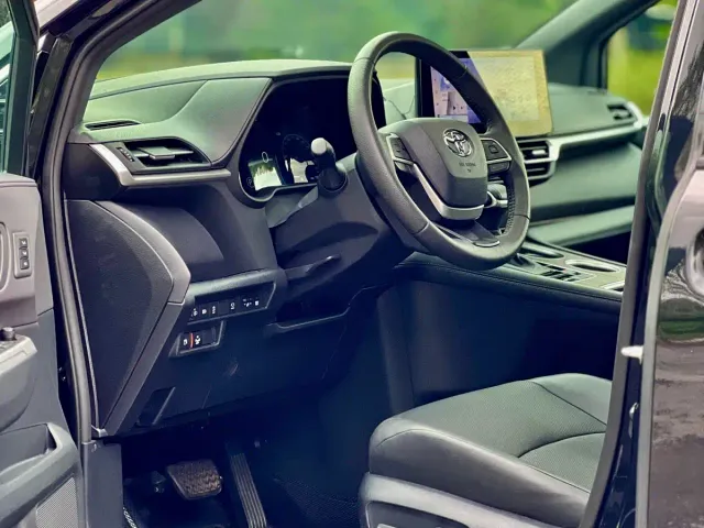 Toyota Granvia — Фото автомобиля 7