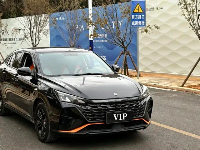 Dongfeng Yixuan — Фото автомобиля 2