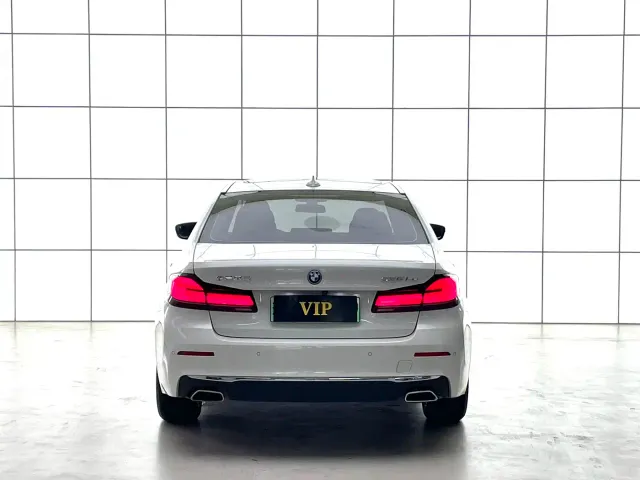 BMW 5 Series — Фото автомобиля 7