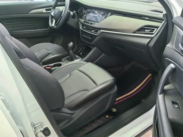 Changan Changan CS35 PLUS 2022 1.6L Manual Luxury Edition — Фото автомобиля 9