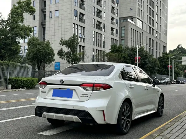 Toyota Levin 2022 Dual Engine 1.8H E-CVT Sport Edition — Фото автомобиля 3