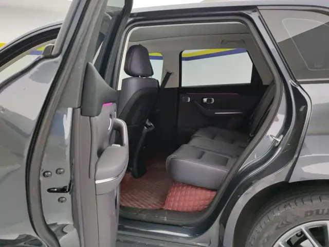 Leapmotor C10 — Фото автомобиля 11