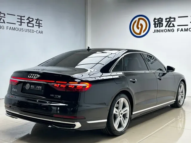 Audi A8 — Фото автомобиля 21