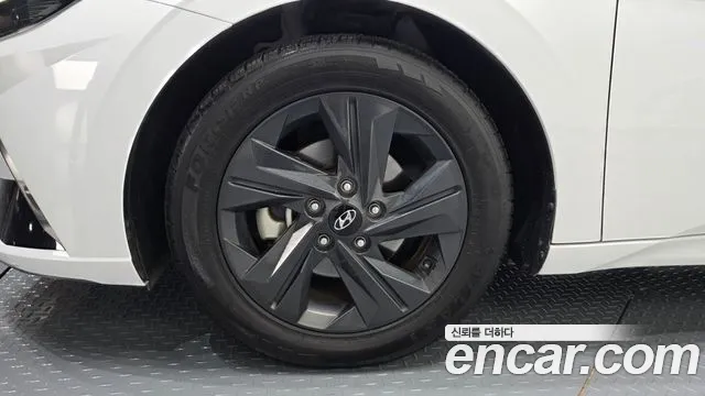 Hyundai AVANTE Avante (CN7) — Фото автомобиля 5