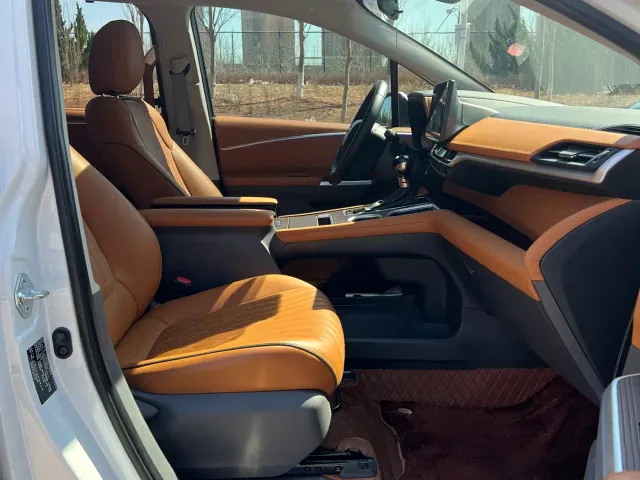 Toyota Sienna — Фото автомобиля 11