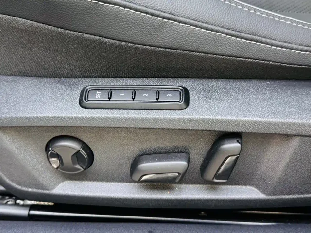 Volkswagen Passat — Фото автомобиля 16