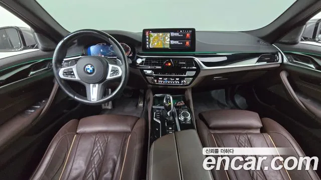 BMW 5 Series G30 — Фото автомобиля 10