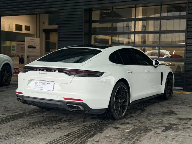 Porsche Panamera — Фото автомобиля 3