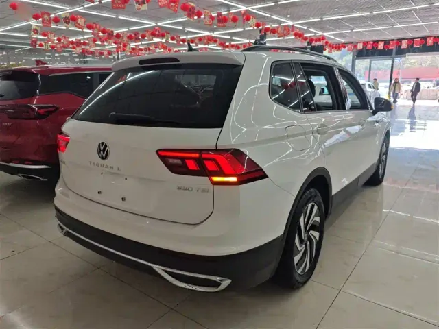 Volkswagen Tiguan L — Фото автомобиля 6