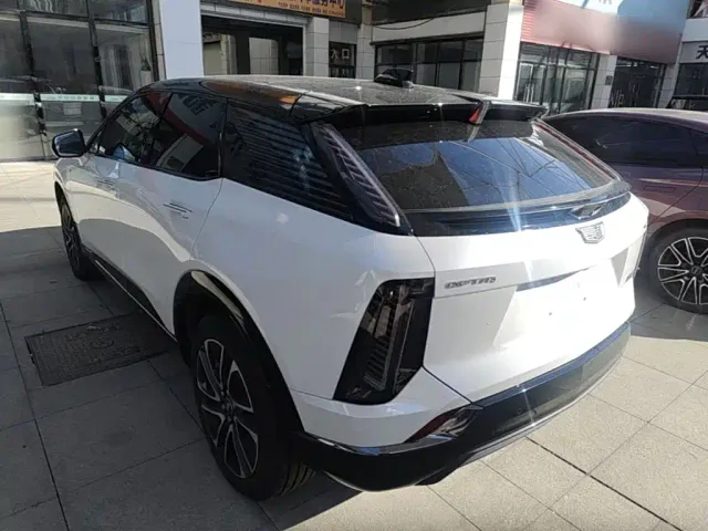 Cadillac Optiq — Фото автомобиля 4