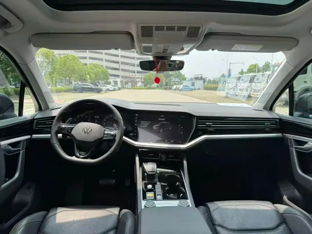 Volkswagen Touareg 2022 2.0TSI Rui Shang Edition — Фото автомобиля 22