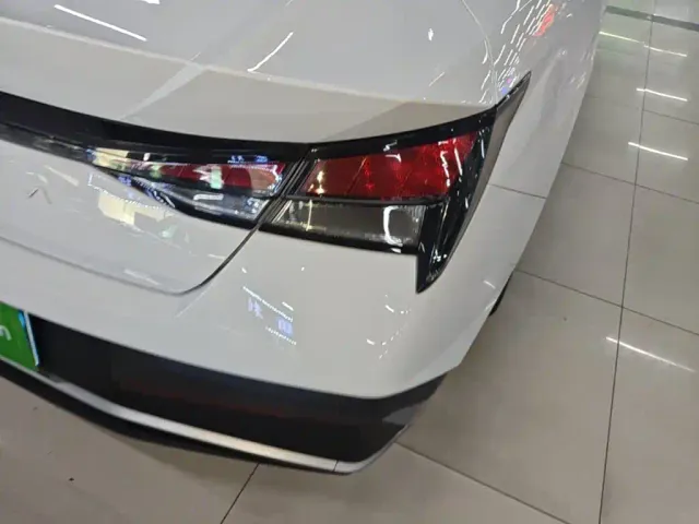 Hyundai Elantra — Фото автомобиля 7