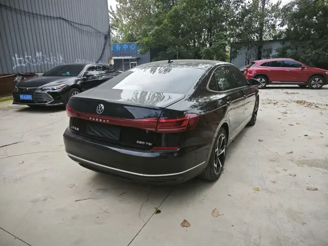 Volkswagen Passat — Фото автомобиля 9