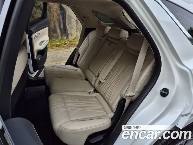Genesis GV70 — Фото автомобиля 17
