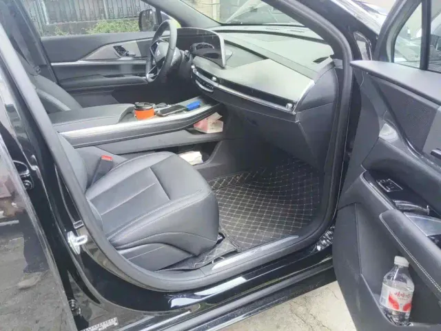 Cadillac XT5 — Фото автомобиля 13