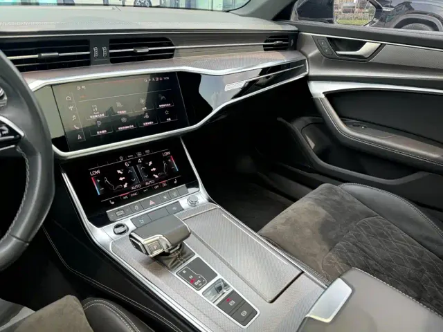 Audi A6L — Фото автомобиля 17