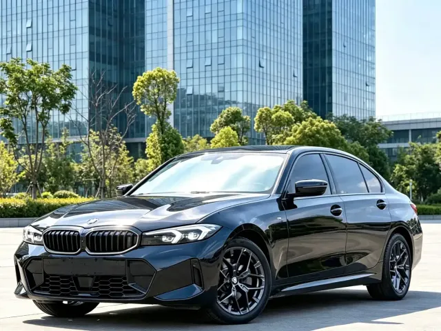 Фотография автомобиля — BMW 3 Series