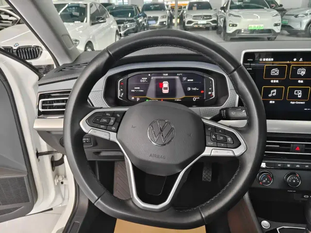 Volkswagen Lavida — Фото автомобиля 6