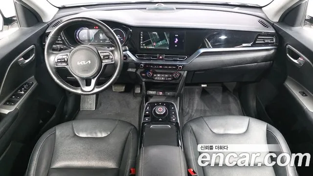 Kia Niro — Фото автомобиля 10