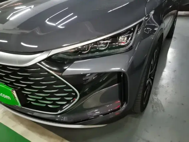 BYD Tang — Фото автомобиля 23