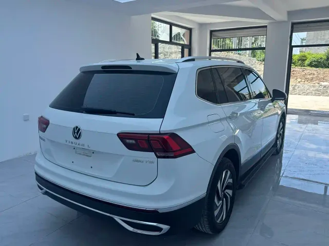Volkswagen Tiguan L — Фото автомобиля 5