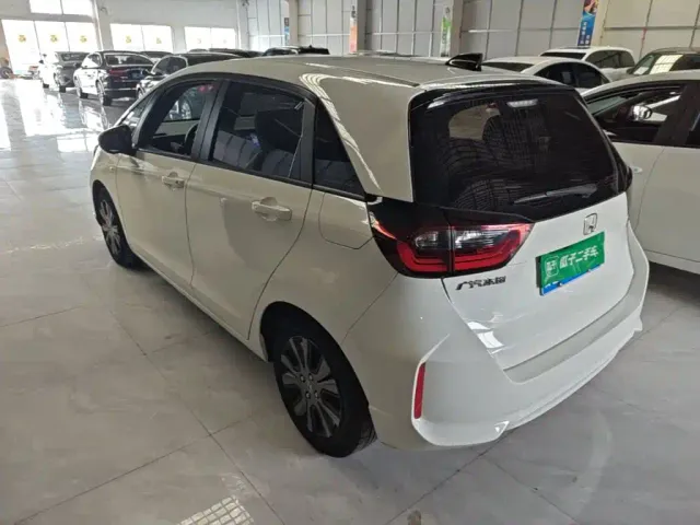 Honda Fit — Фото автомобиля 4