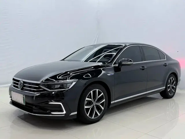Фотография автомобиля — Volkswagen Magotan