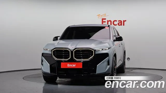BMW XM — Фото автомобиля 3