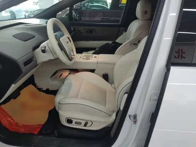 Li Auto i6 — Фото автомобиля 14