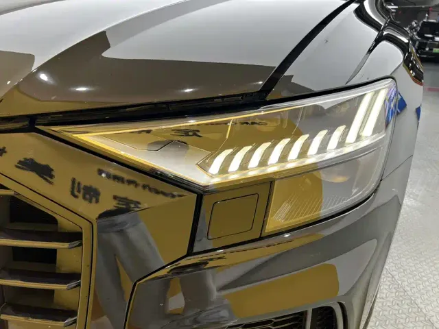 Audi Q8 — Фото автомобиля 8