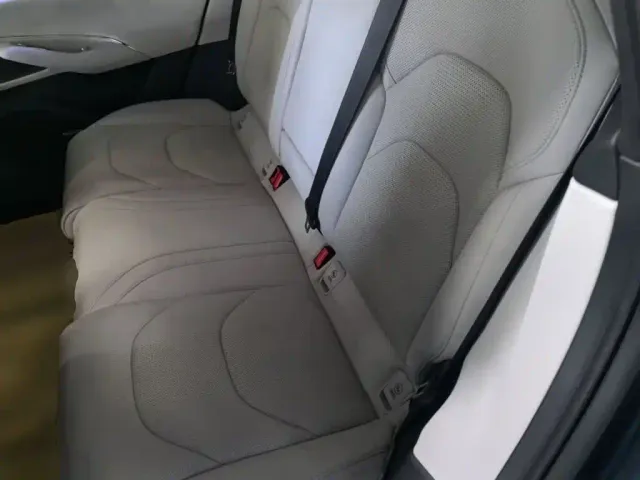 Xiaomi SU7 — Фото автомобиля 16