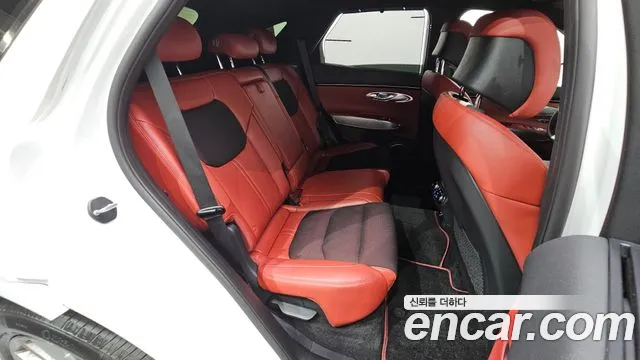Genesis GV70 — Фото автомобиля 17