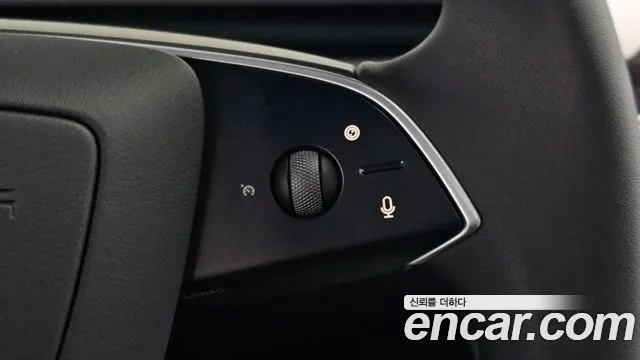 Tesla Model Y — Фото автомобиля 12
