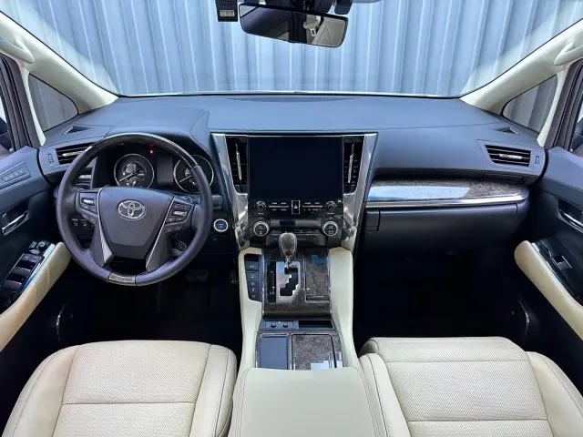 Toyota Vellfire — Фото автомобиля 12
