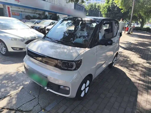 Фотография автомобиля — Wuling Hongguang Mini EV