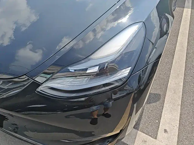 Tesla Model Y — Фото автомобиля 17
