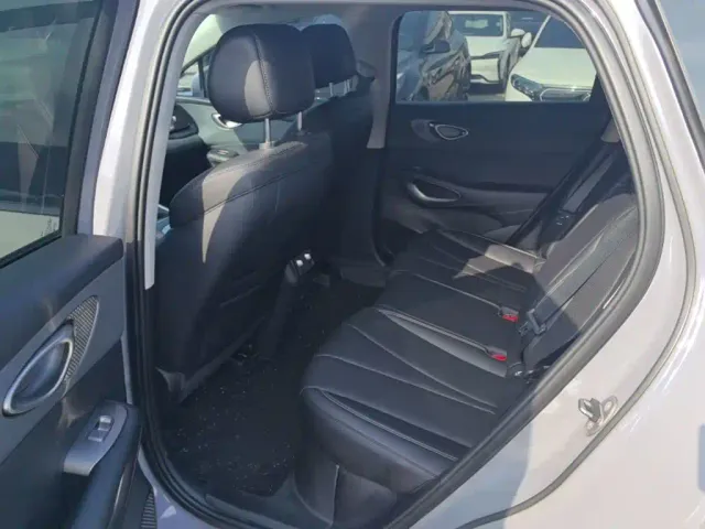 BYD Sealion 05 EV — Фото автомобиля 16