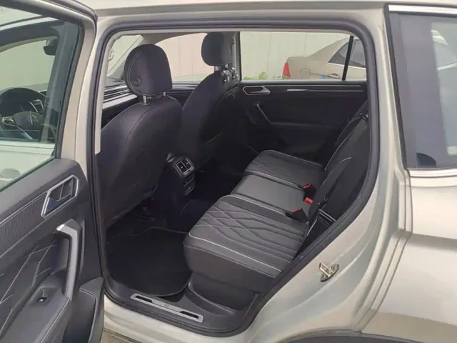 Volkswagen Tiguan L — Фото автомобиля 21