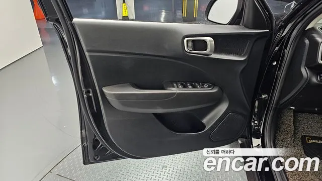 Hyundai Venue — Фото автомобиля 13