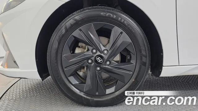 Hyundai Avante — Фото автомобиля 5