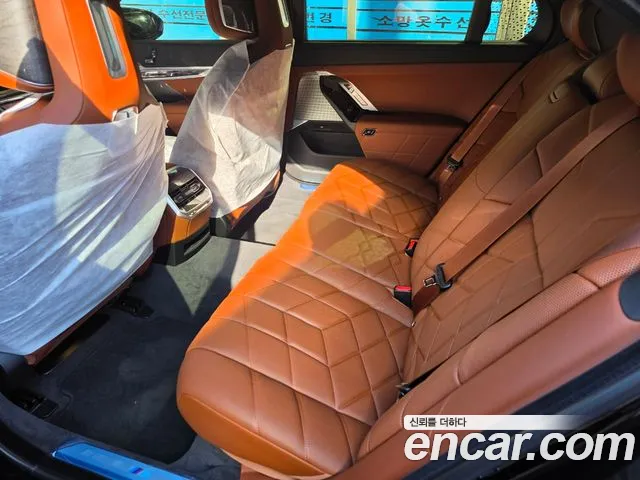 BMW 7 Series — Фото автомобиля 11